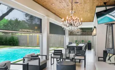 Why Florida Homeowners Choose Custom Shades for Light Control and Privacy